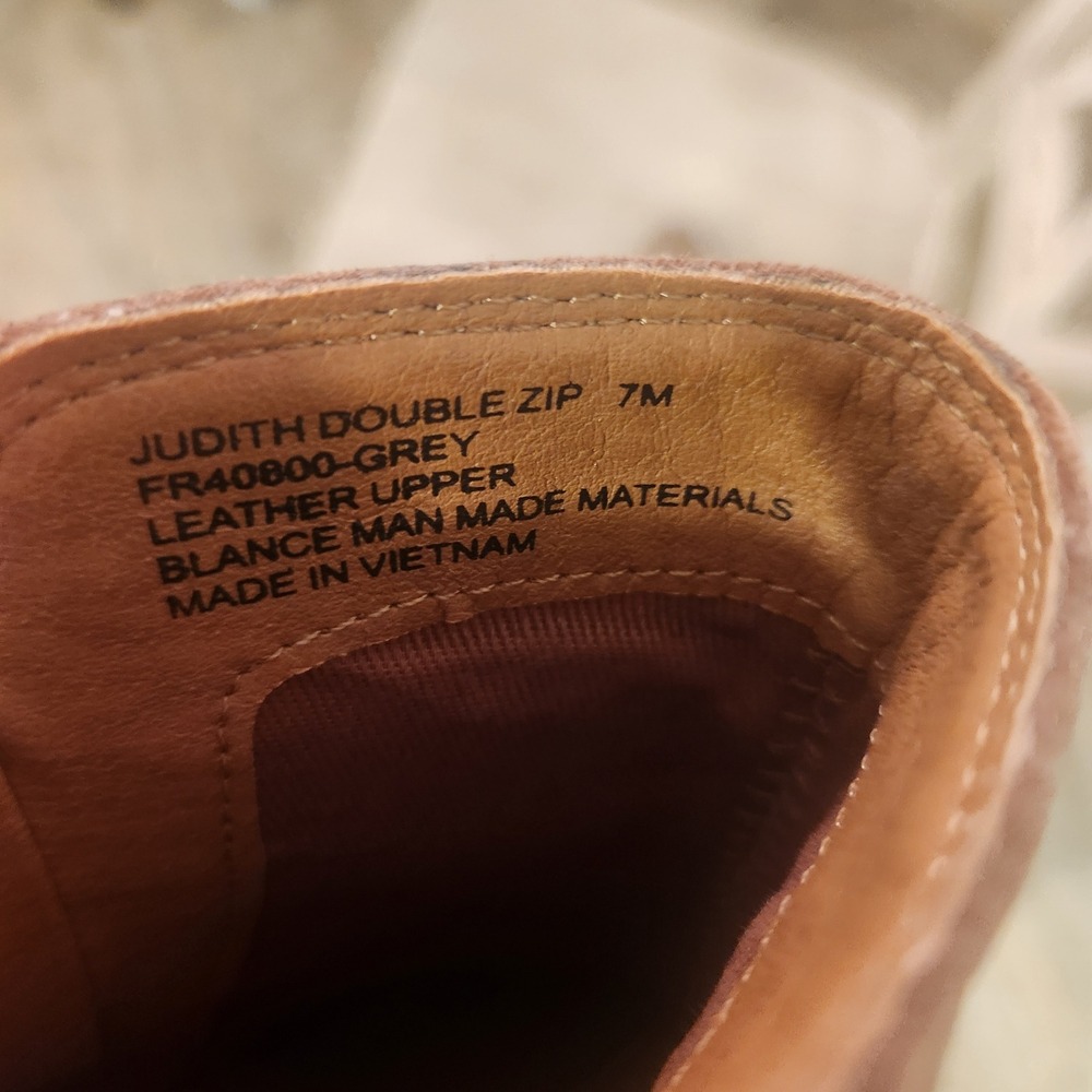 Frye Judith Double Zip Tan Leather Pointed Toe Ankle Boots Size 7M - Picture 14 of 14